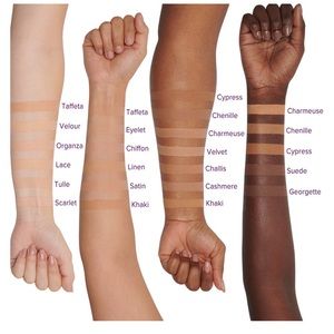 younique eyelet spray foundation